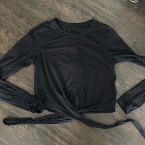 Lululemon Long sleeve tie shirt size 6